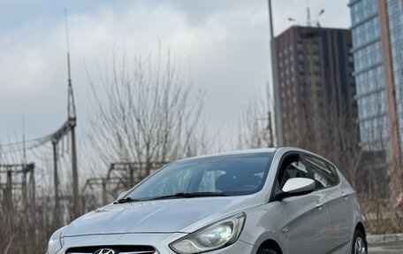 Hyundai Solaris II рестайлинг, 2012 год, 900 000 рублей, 2 фотография