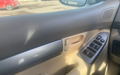 Toyota Land Cruiser Prado 120 рестайлинг, 2006 год, 1 650 000 рублей, 23 фотография