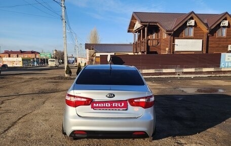 KIA Rio III рестайлинг, 2013 год, 900 000 рублей, 4 фотография