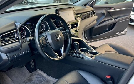 Toyota Camry, 2021 год, 3 300 000 рублей, 9 фотография