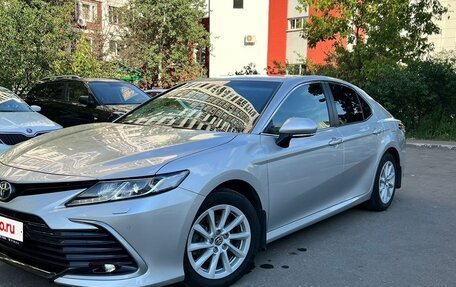 Toyota Camry, 2021 год, 3 300 000 рублей, 8 фотография