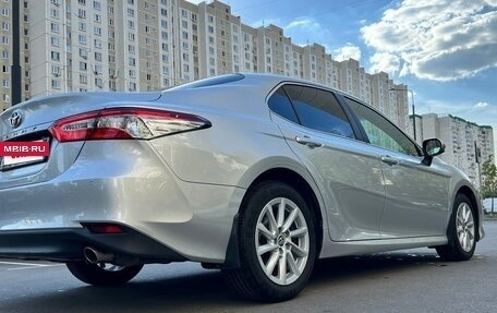 Toyota Camry, 2021 год, 3 300 000 рублей, 5 фотография