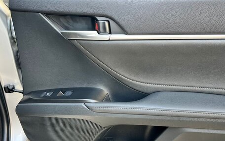 Toyota Camry, 2021 год, 3 300 000 рублей, 20 фотография
