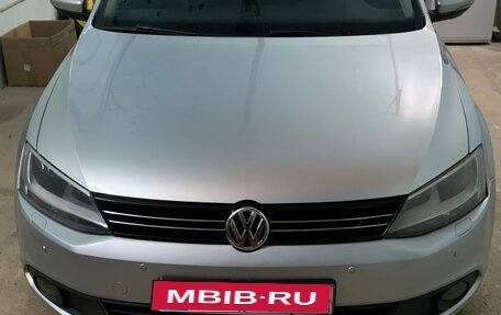 Volkswagen Jetta VI, 2013 год, 1 100 000 рублей, 3 фотография