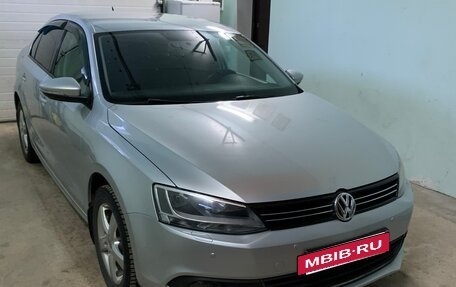 Volkswagen Jetta VI, 2013 год, 1 100 000 рублей, 12 фотография
