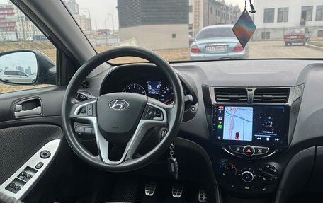 Hyundai Solaris II рестайлинг, 2012 год, 900 000 рублей, 7 фотография