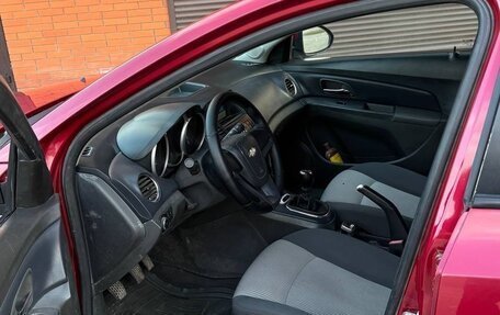 Chevrolet Cruze II, 2009 год, 700 000 рублей, 10 фотография