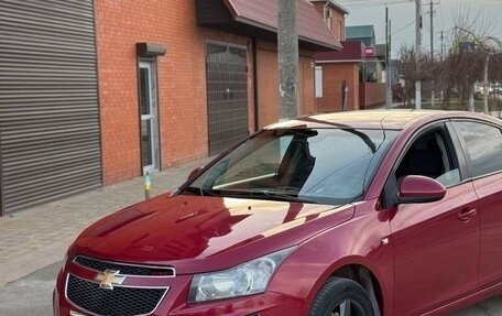 Chevrolet Cruze II, 2009 год, 700 000 рублей, 3 фотография