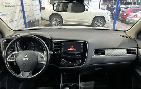 Mitsubishi Outlander III рестайлинг 3, 2013 год, 1 599 000 рублей, 10 фотография