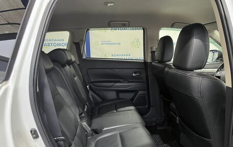 Mitsubishi Outlander III рестайлинг 3, 2013 год, 1 599 000 рублей, 12 фотография