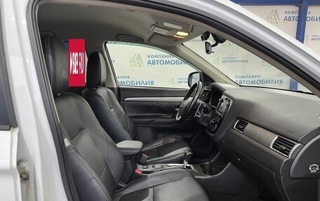 Mitsubishi Outlander III рестайлинг 3, 2013 год, 1 599 000 рублей, 11 фотография