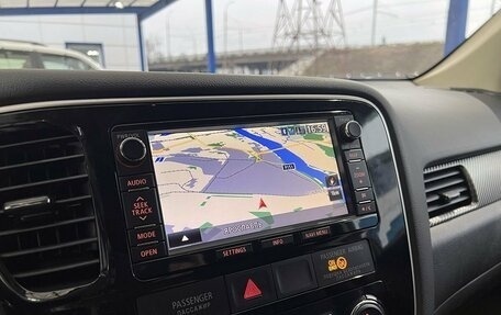 Mitsubishi Outlander III рестайлинг 3, 2013 год, 1 599 000 рублей, 13 фотография