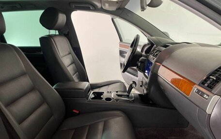 Volkswagen Touareg III, 2004 год, 705 000 рублей, 17 фотография