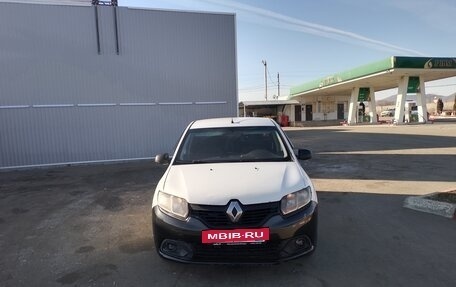 Renault Logan II, 2018 год, 370 000 рублей, 3 фотография