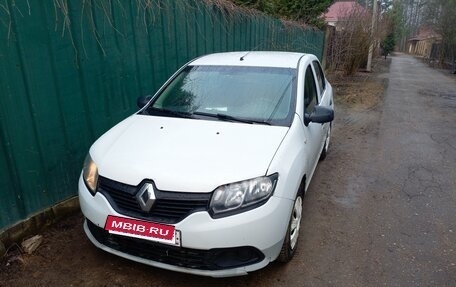 Renault Logan II, 2017 год, 400 000 рублей, 2 фотография
