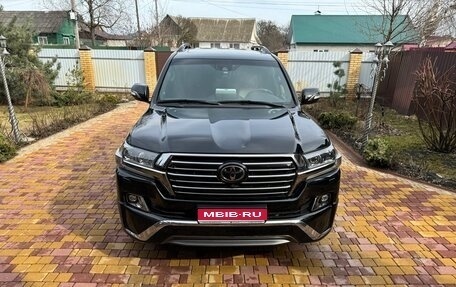 Toyota Land Cruiser 200, 2017 год, 7 450 000 рублей, 1 фотография