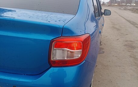 Renault Logan II, 2018 год, 810 000 рублей, 3 фотография