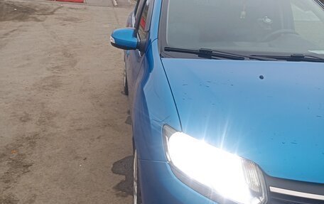 Renault Logan II, 2018 год, 810 000 рублей, 17 фотография