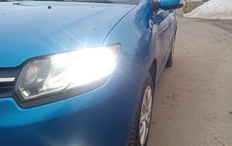 Renault Logan II, 2018 год, 810 000 рублей, 4 фотография