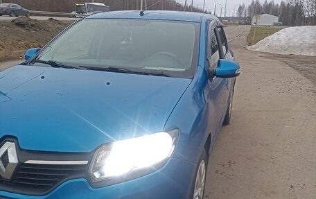 Renault Logan II, 2018 год, 810 000 рублей, 10 фотография