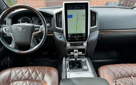 Toyota Land Cruiser 200, 2017 год, 7 450 000 рублей, 10 фотография