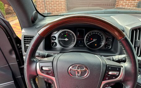 Toyota Land Cruiser 200, 2017 год, 7 450 000 рублей, 9 фотография