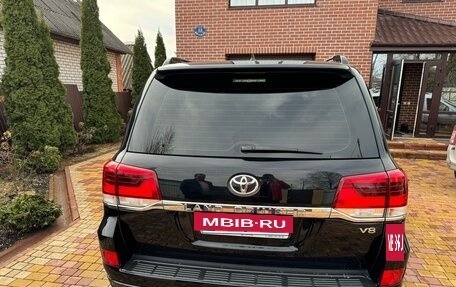 Toyota Land Cruiser 200, 2017 год, 7 450 000 рублей, 5 фотография