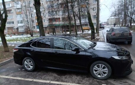 Toyota Camry, 2020 год, 2 700 000 рублей, 5 фотография