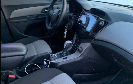 Chevrolet Cruze II, 2011 год, 750 000 рублей, 4 фотография