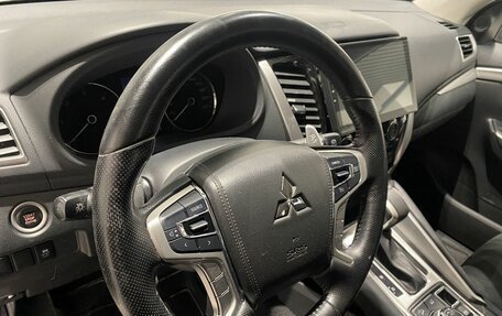 Mitsubishi Pajero Sport III рестайлинг, 2018 год, 2 859 000 рублей, 14 фотография