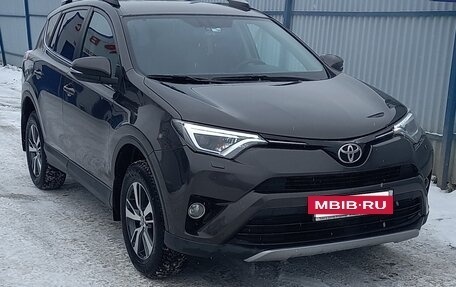 Toyota RAV4, 2019 год, 2 300 000 рублей, 5 фотография