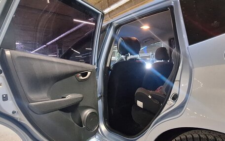 Honda Fit III, 2009 год, 950 000 рублей, 14 фотография