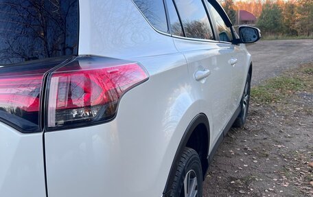 Toyota RAV4, 2018 год, 2 500 000 рублей, 8 фотография