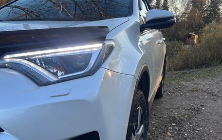 Toyota RAV4, 2018 год, 2 500 000 рублей, 4 фотография