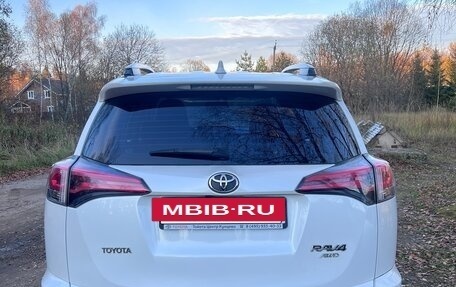 Toyota RAV4, 2018 год, 2 500 000 рублей, 10 фотография