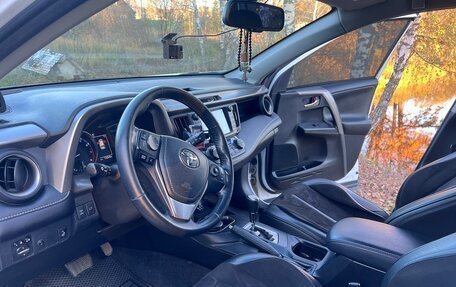Toyota RAV4, 2018 год, 2 500 000 рублей, 16 фотография
