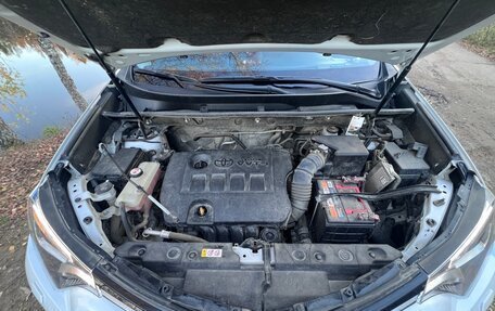 Toyota RAV4, 2018 год, 2 500 000 рублей, 15 фотография
