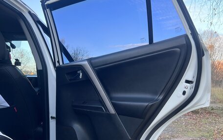 Toyota RAV4, 2018 год, 2 500 000 рублей, 13 фотография