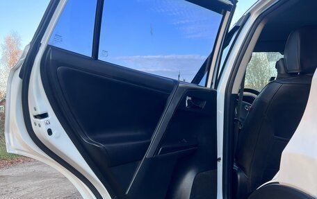 Toyota RAV4, 2018 год, 2 500 000 рублей, 14 фотография