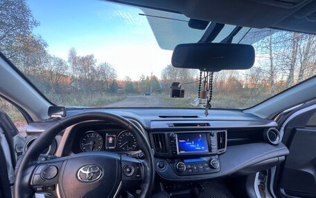 Toyota RAV4, 2018 год, 2 500 000 рублей, 17 фотография