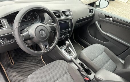 Volkswagen Jetta VI, 2012 год, 895 000 рублей, 7 фотография