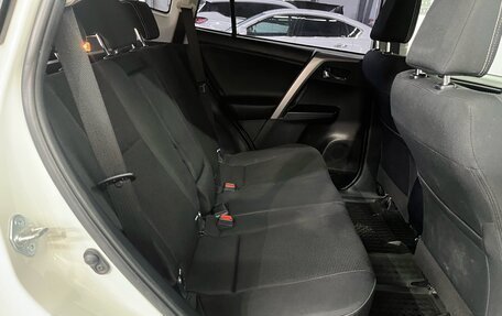 Toyota RAV4, 2017 год, 2 397 000 рублей, 14 фотография