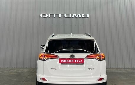 Toyota RAV4, 2017 год, 2 397 000 рублей, 6 фотография