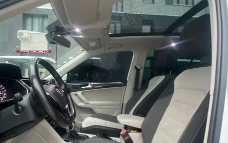 Volkswagen Tiguan II, 2017 год, 2 500 000 рублей, 13 фотография