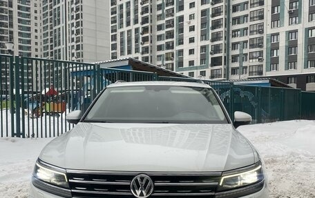 Volkswagen Tiguan II, 2017 год, 2 500 000 рублей, 14 фотография
