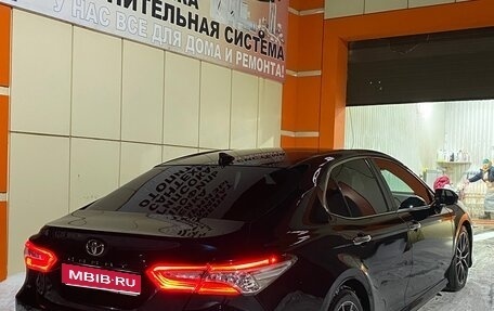 Toyota Camry, 2018 год, 2 440 000 рублей, 1 фотография