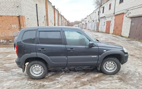 Chevrolet Niva I рестайлинг, 2018 год, 715 000 рублей, 5 фотография