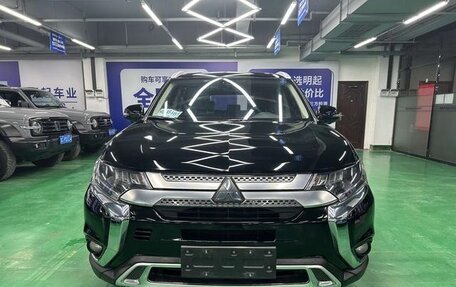 Mitsubishi Outlander III рестайлинг 3, 2020 год, 2 540 000 рублей, 2 фотография