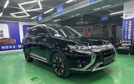 Mitsubishi Outlander III рестайлинг 3, 2020 год, 2 540 000 рублей, 3 фотография