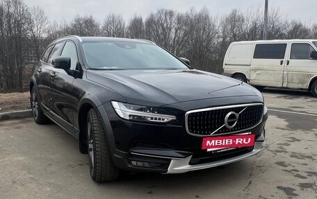 Volvo V90 Cross Country I рестайлинг, 2017 год, 2 700 000 рублей, 3 фотография